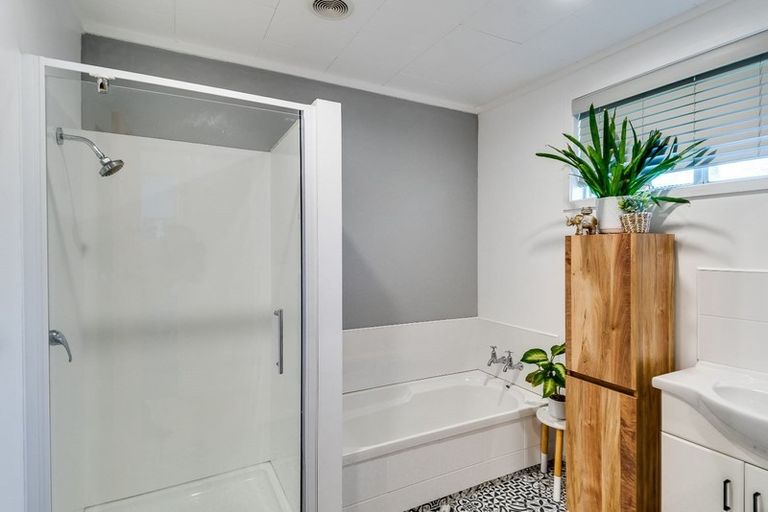 Photo of property in 25 Tauroa Road, Havelock North, 4130