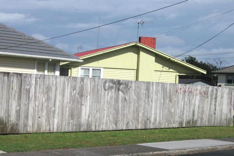Photo of property in 28 Barrys Road, Glendene, Auckland, 0602