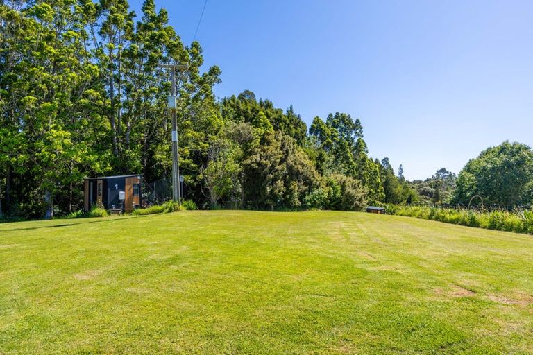 Photo of property in 251 Whitehills Road, Waitoki, 0994