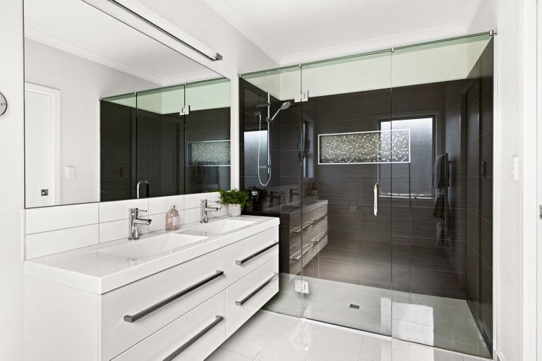 Photo of property in 11 Aoraki Road, Poraiti, Napier, 4112