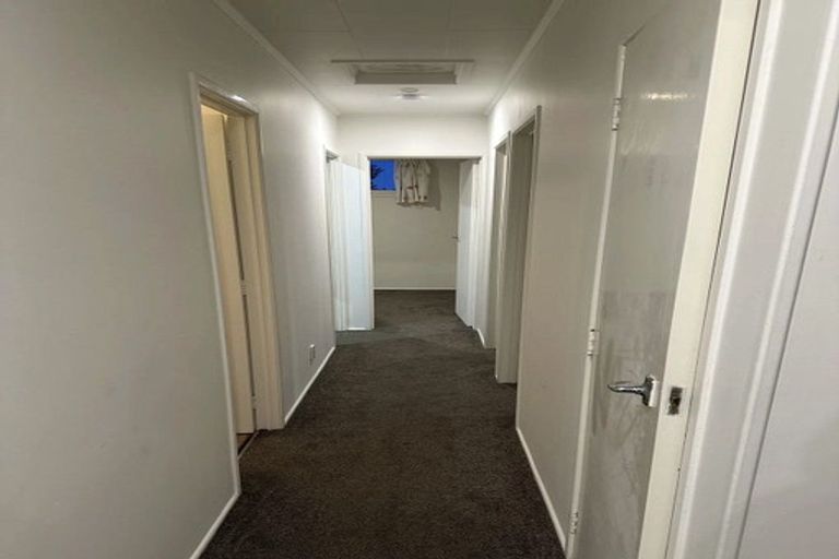 Photo of property in 1/3 De Thiery Place, Pakuranga Heights, Auckland, 2010