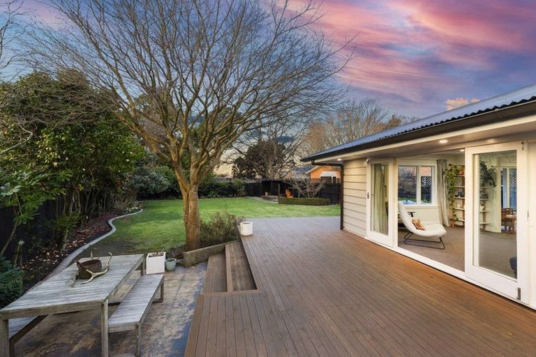 Photo of property in 39 Manor Place, Bryndwr, Christchurch, 8053