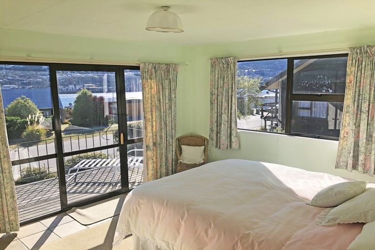 Photo of property in 17 Oregon Drive, Kelvin Heights, Queenstown, 9300