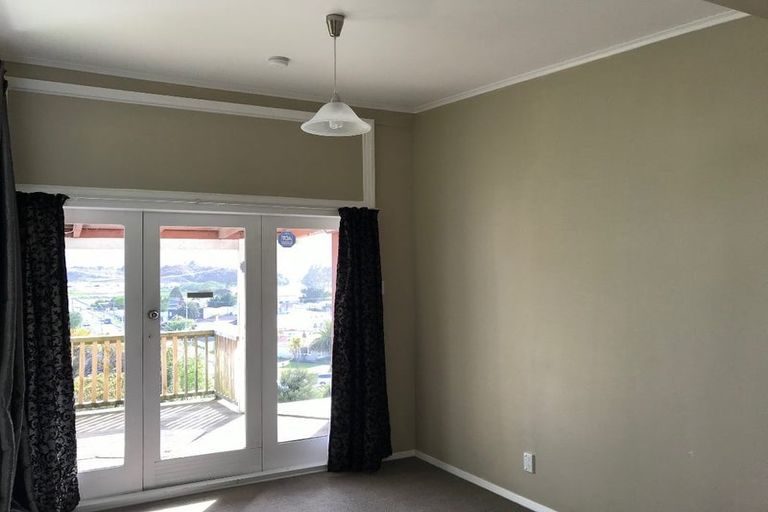 Photo of property in 119 Wainuiomata Road, Wainuiomata, Lower Hutt, 5014