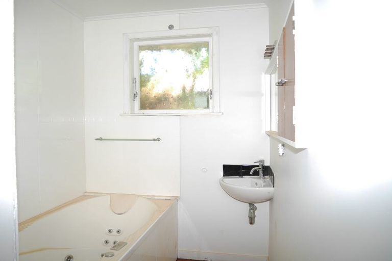 Photo of property in 12 Kowhai Grove, Raumati Beach, Paraparaumu, 5032