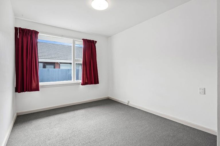 Photo of property in 33 Skerten Avenue, Hornby, Christchurch, 8042