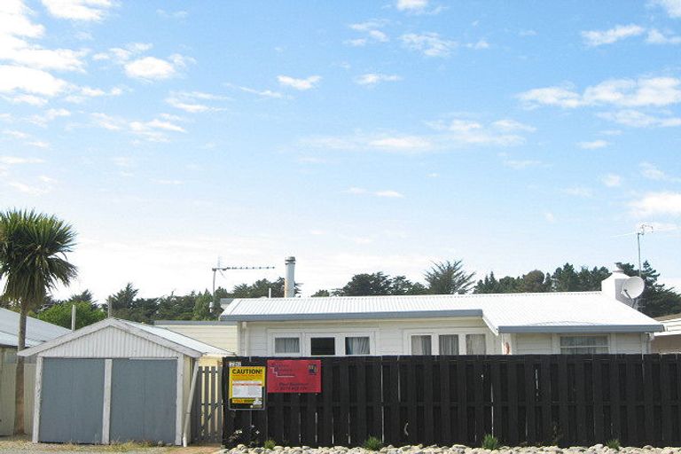 Photo of property in 76 Park Terrace, Waikuku Beach, 7473