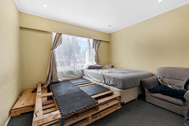 Photo of property in 2/29 Kindergarten Drive, Conifer Grove, Takanini, 2112