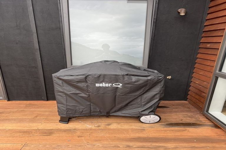 Photo of property in 15a Mackinnon Terrace, Sunshine Bay, Queenstown, 9300