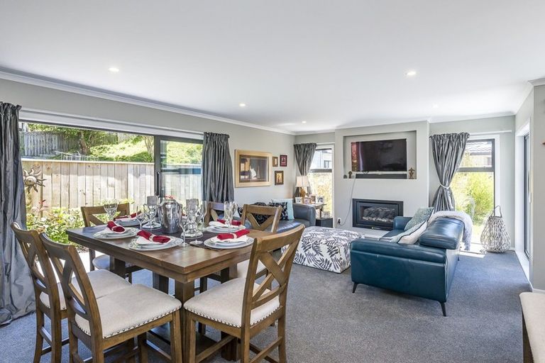Photo of property in 37a Tiromoana Road, Raumati South, Paraparaumu, 5032