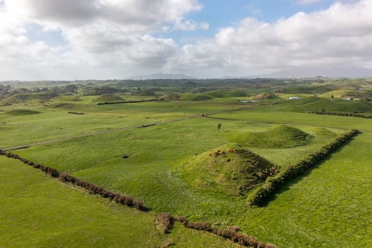 Photo of property in 22 Pungarehu Road, Pungarehu, 4685