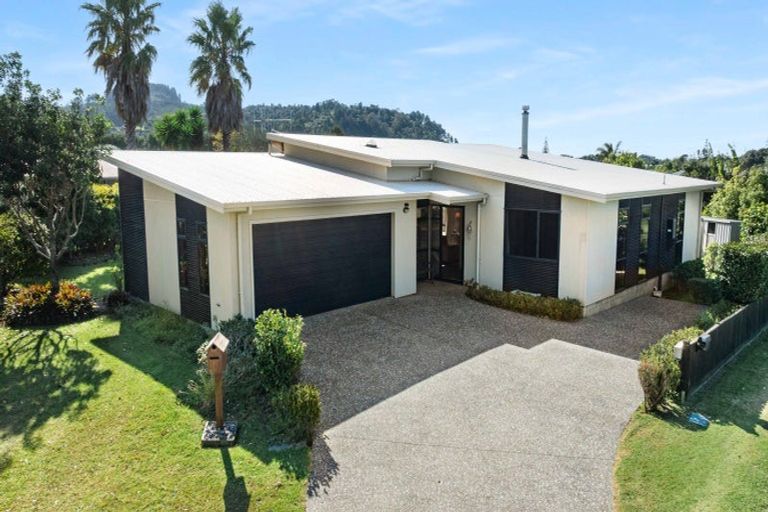 Photo of property in 10 Willow Grove, Tairua, 3508