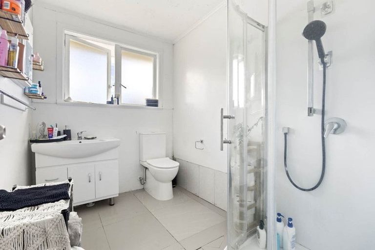 Photo of property in 12 Olive Street, Manurewa, Auckland, 2102