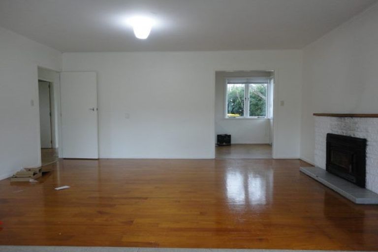 Photo of property in 12 Surat Place, Glen Eden, Auckland, 0602