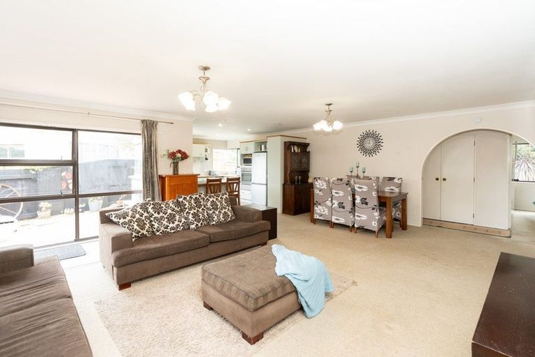 Photo of property in 17 Moverley Place, Pukete, Hamilton, 3200