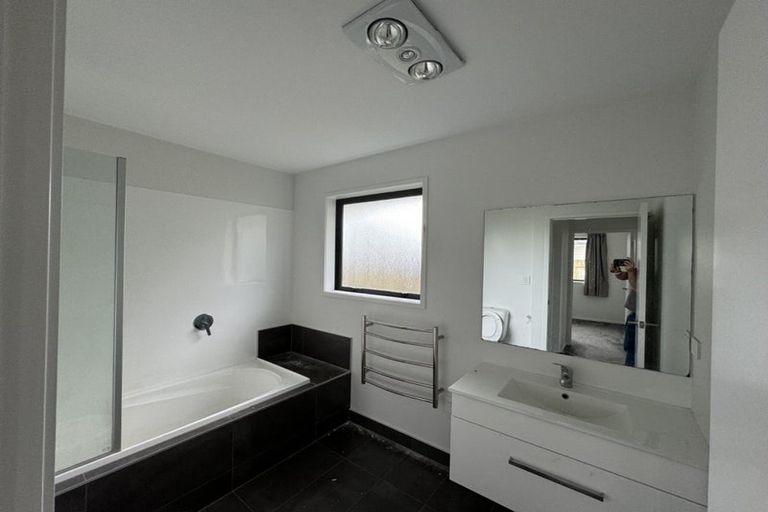 Photo of property in 16 Wakelin Road, Mangere East, Auckland, 2024