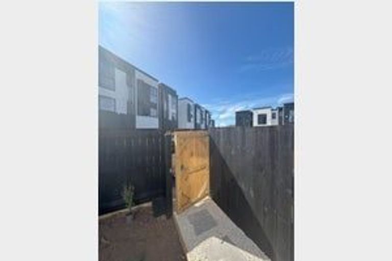 Photo of property in 3/800 Chapel Road, Northpark, Auckland, 2016