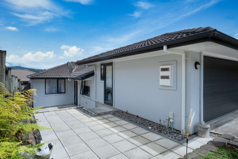 Photo of property in 21 View Ridge Drive, Ranui, Auckland, 0612