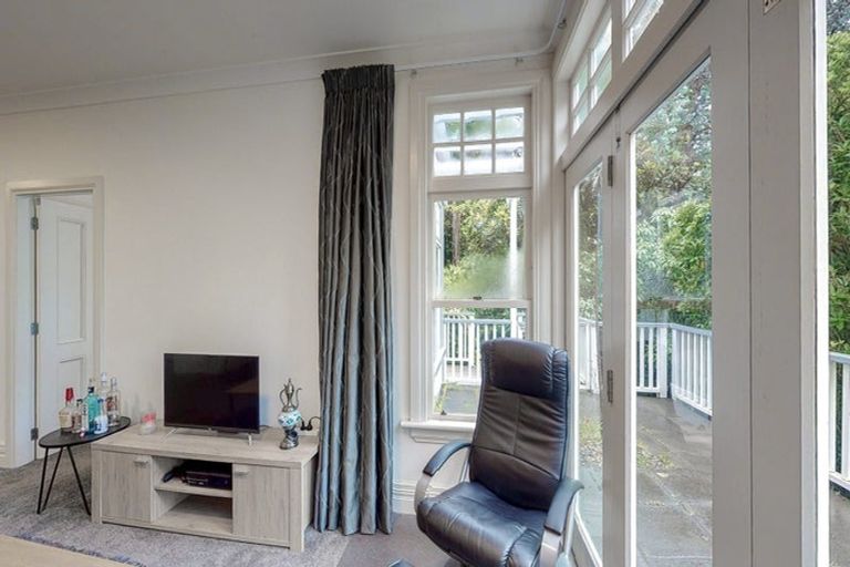 Photo of property in 44 Aurora Terrace, Kelburn, Wellington, 6012