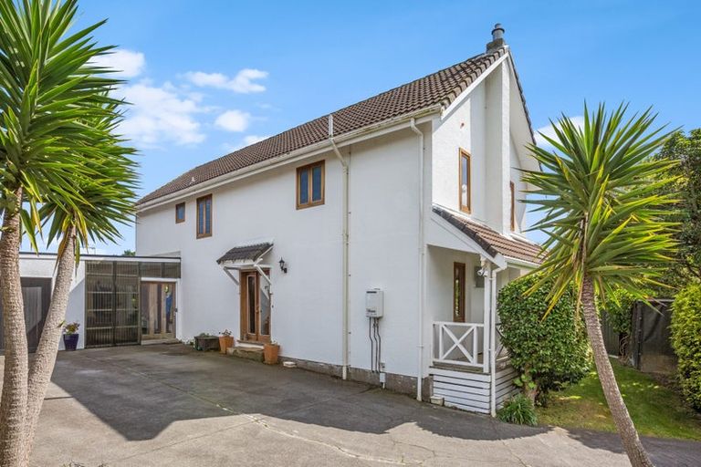 Photo of property in 28 Observatory Close, Whitby, Porirua, 5024