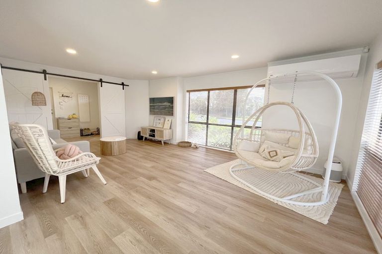 Photo of property in 22 Davington Way, Burswood, Auckland, 2013