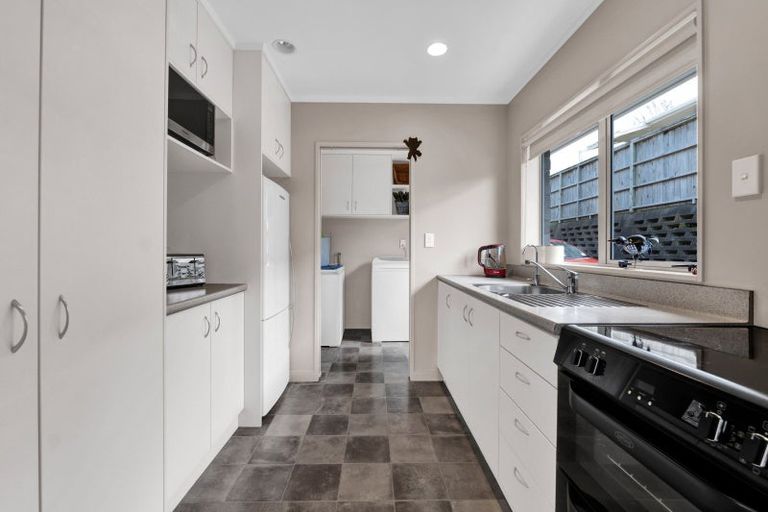 Photo of property in 11 Shaldon Crescent, Blagdon, New Plymouth, 4310