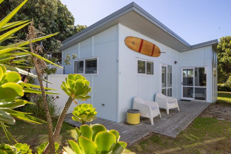 Photo of property in 48 Blue Pacific Parade, Riversdale Beach, Masterton, 5872