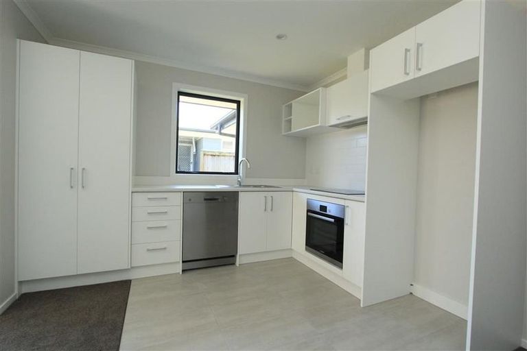 Photo of property in 2/11 Dover Road, Saint Andrews, Hamilton, 3200