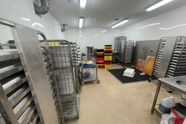 Photo of property in 166-170 Jackson Street, Petone, Lower Hutt, 5012