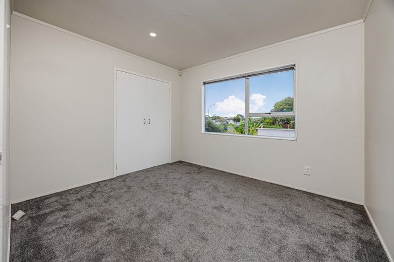 Photo of property in 2/60 Moncrieff Avenue, Clendon Park, Auckland, 2103