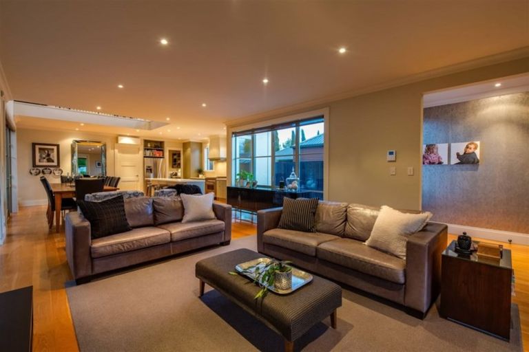 Photo of property in 6 Wairarapa Terrace, Merivale, Christchurch, 8014