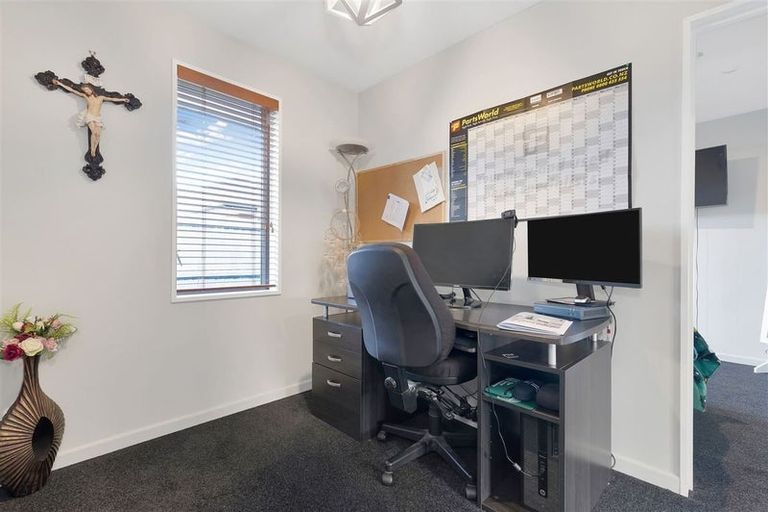 Photo of property in 31 Davaar Crescent, Broomfield, Christchurch, 8042