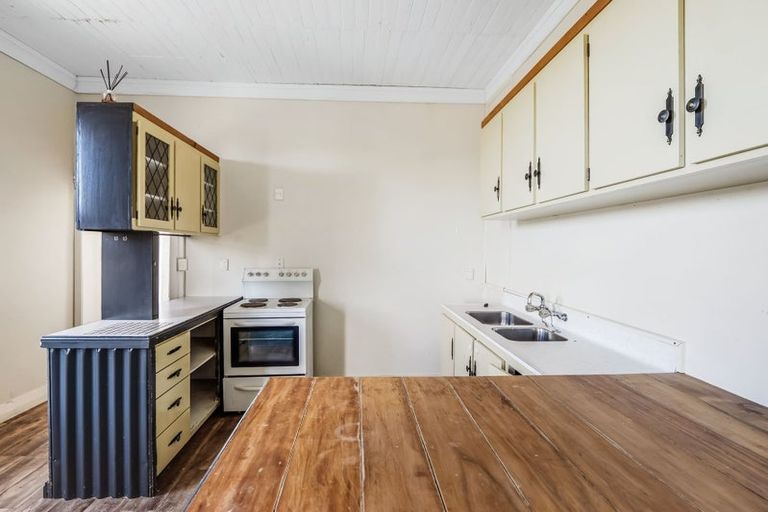 Photo of property in 16 Argyle Street, Balclutha, 9230