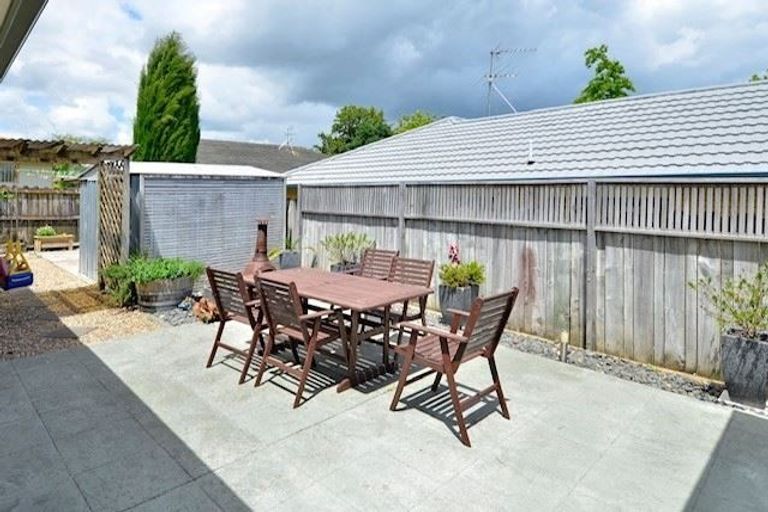 Photo of property in 51 Carisbrook Crescent, Papakura, 2110