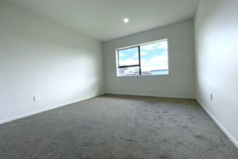 Photo of property in 1/9 Tina Place, Sunnyhills, Auckland, 2010