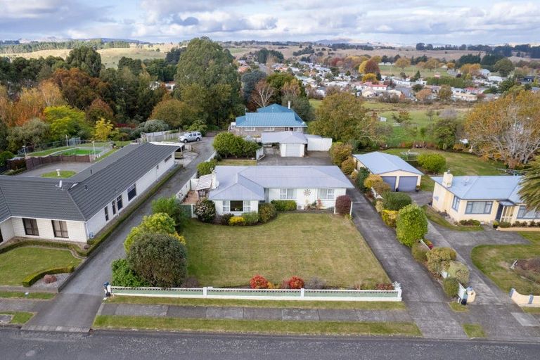 Photo of property in 76 Guy Street, Dannevirke, 4930