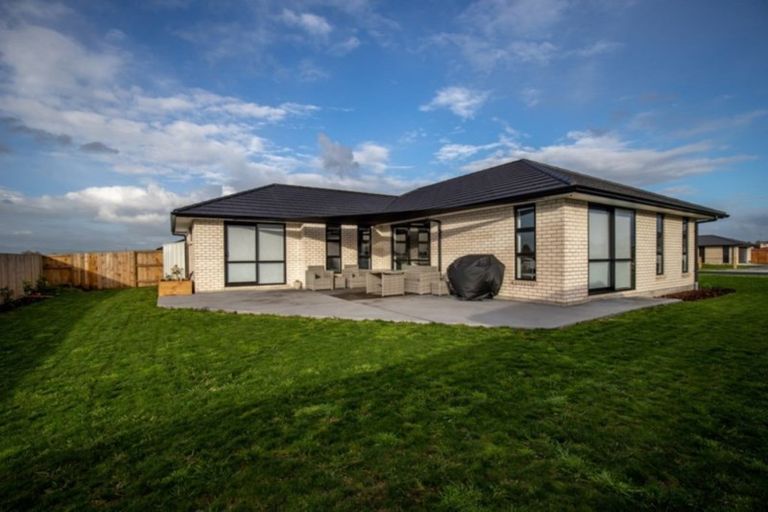 Photo of property in 12 Costello Drive, Ngatea, 3503