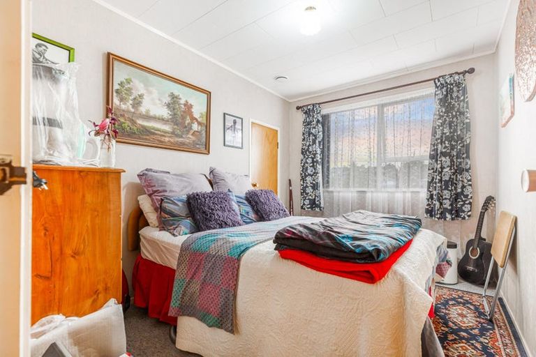 Photo of property in 62 Kamara Road, Glen Eden, Auckland, 0602