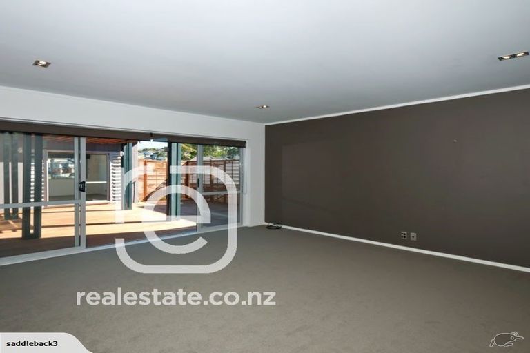 Photo of property in 62 Rising Parade, Fairview Heights, Auckland, 0632