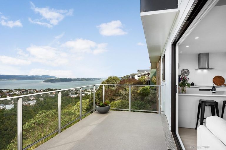 Photo of property in 22 Gurkha Crescent, Khandallah, Wellington, 6035