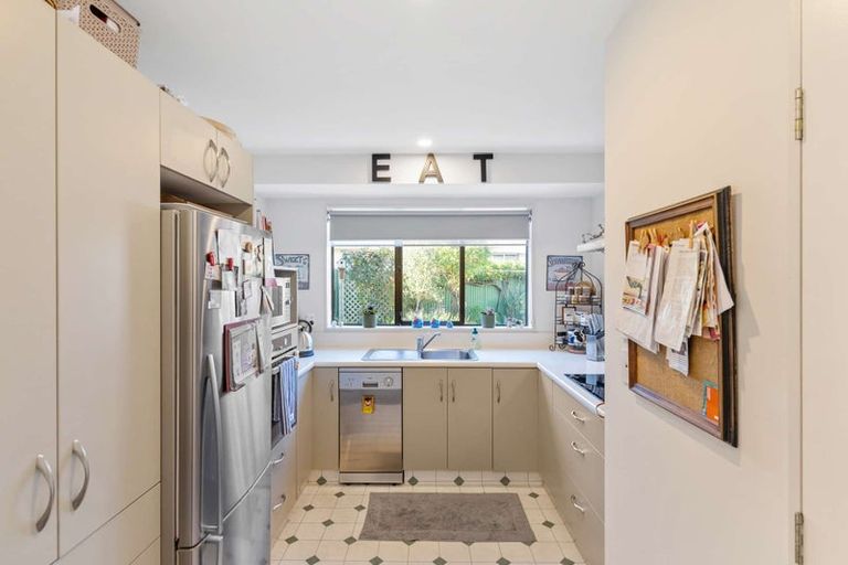 Photo of property in 7b Thistledown Place, Woolston, Christchurch, 8062