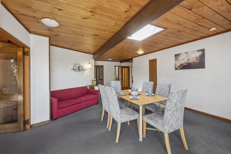 Photo of property in 11 Aquarius Drive, Kawaha Point, Rotorua, 3010