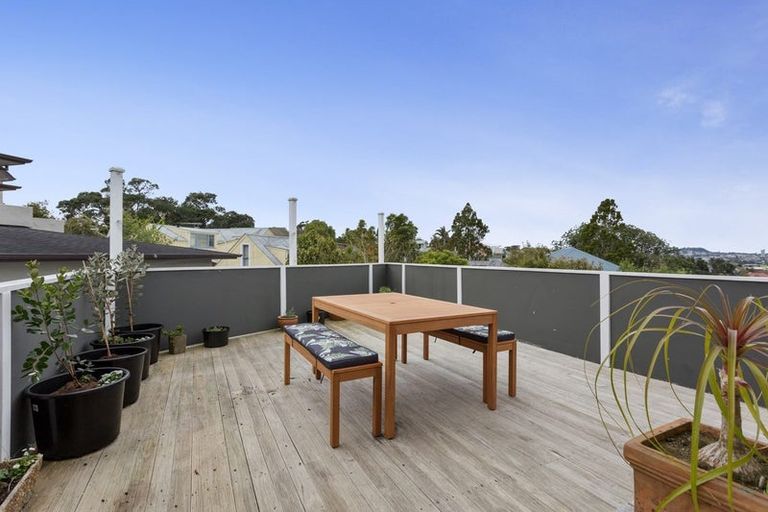 Photo of property in 73 Palmerston Road, Birkenhead, Auckland, 0626