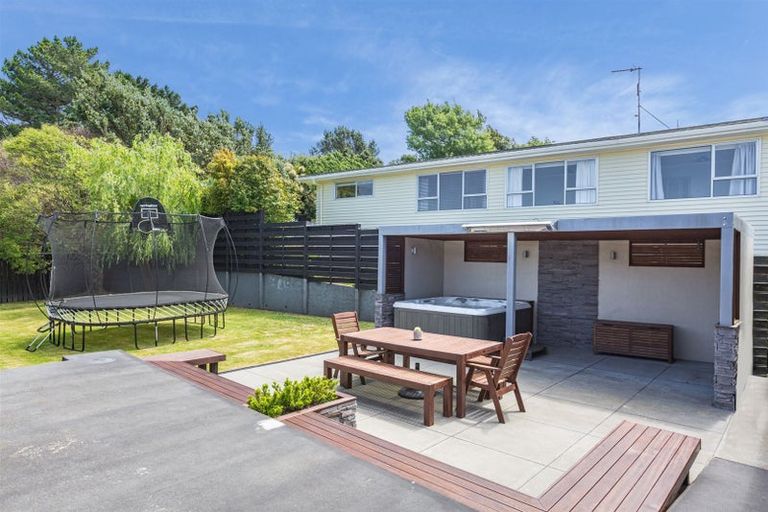 Photo of property in 116 Kahu Road, Paremata, Porirua, 5024