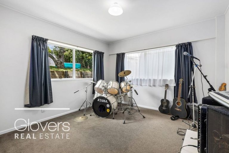 Photo of property in 10 Seabar Place, Glen Eden, Auckland, 0602