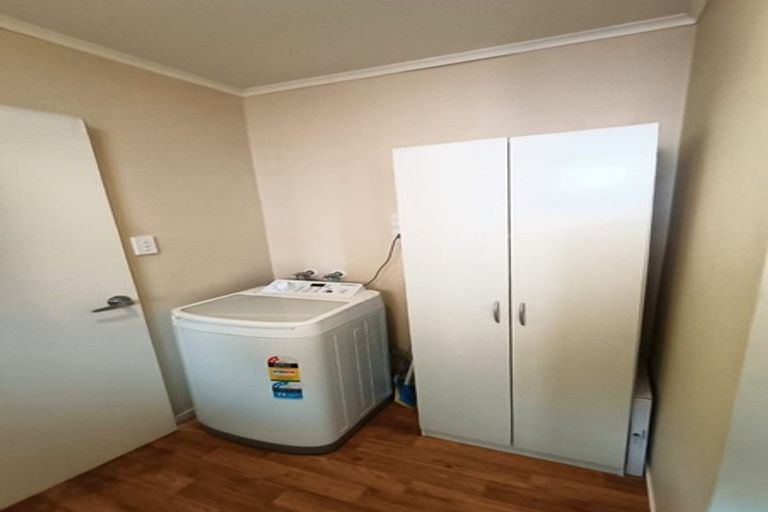 Photo of property in 2/45 Royal Street, Upper Hutt, 5018