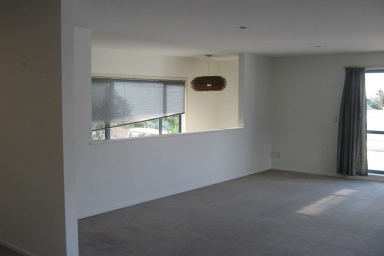 Photo of property in 121a Hobsonville Road, West Harbour, Auckland, 0618