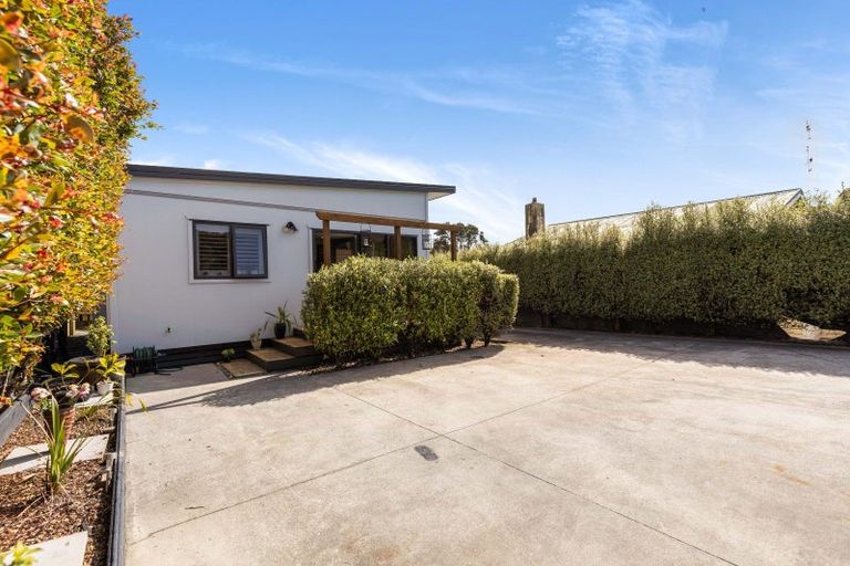 Photo of property in 88a Pioneer Road, Moturoa, New Plymouth, 4310