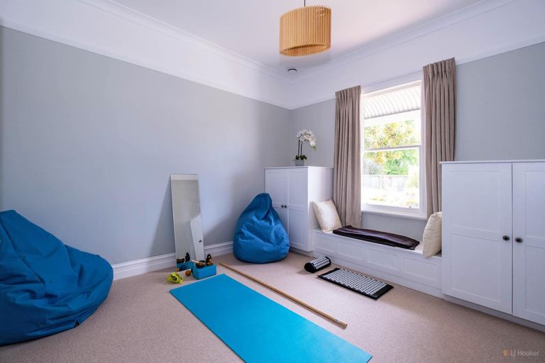 Photo of property in 43 Rhodes Street, Waimate, 7924