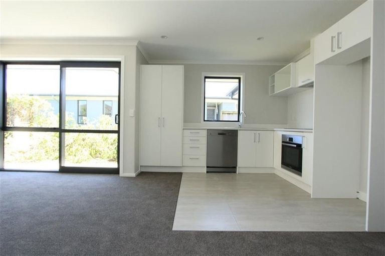Photo of property in 2/11 Dover Road, Saint Andrews, Hamilton, 3200